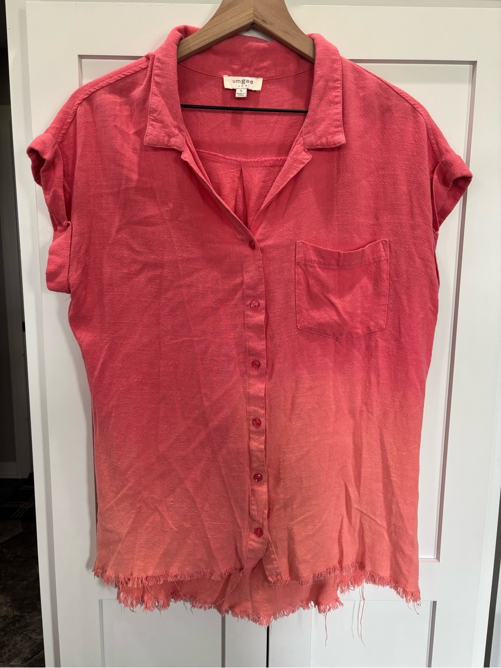 Umgee Cotton/Linen Coral to Peach Ombre Short Sleeve Button-Up Shirt
